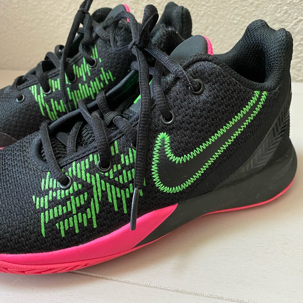 Nike Kyrie Flytrap basketball shoes , youth size 4